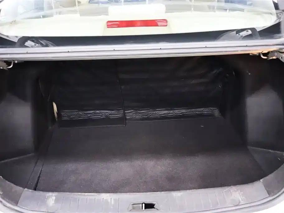 Beijing Automotive E-Series 2013 Sedan 1.5L Automatic Comfort Edition — миниатюра 21