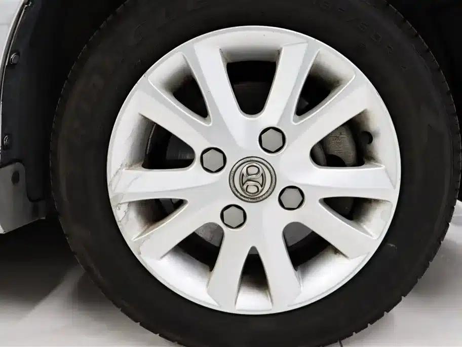 Beijing Automotive E-Series 2013 Sedan 1.5L Automatic Comfort Edition — миниатюра 29