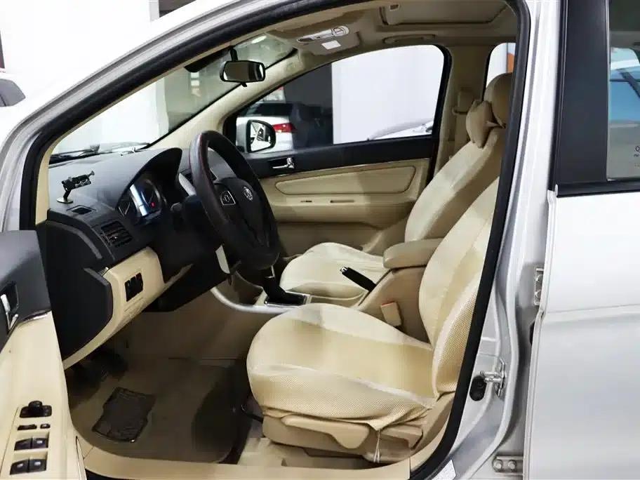 Beijing Automotive E-Series 2013 Sedan 1.5L Automatic Comfort Edition — миниатюра 4
