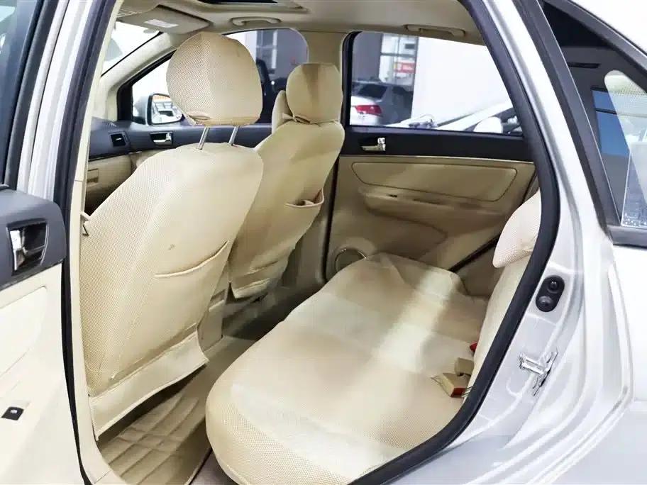 Beijing Automotive E-Series 2013 Sedan 1.5L Automatic Comfort Edition — миниатюра 5