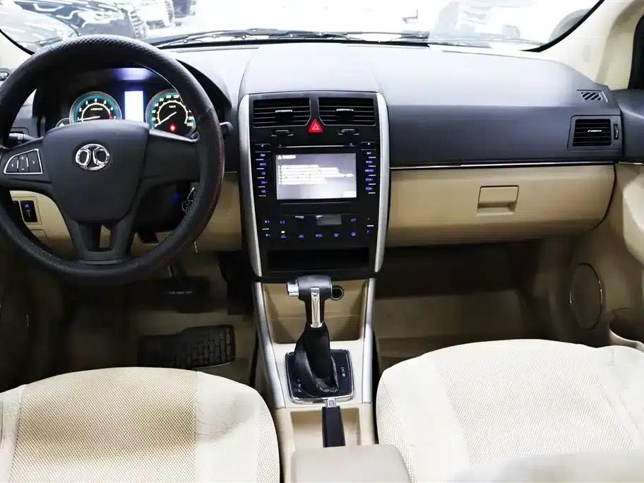 Beijing Automotive E-Series 2013 Sedan 1.5L Automatic Comfort Edition — миниатюра 6