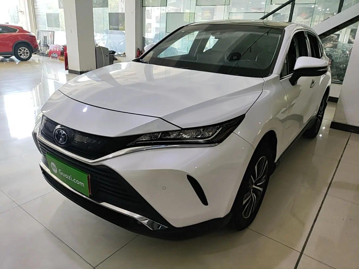 Toyota Harrier 2022 2.0L CVT Two-Wheel Drive Luxury Edition — миниатюра 1