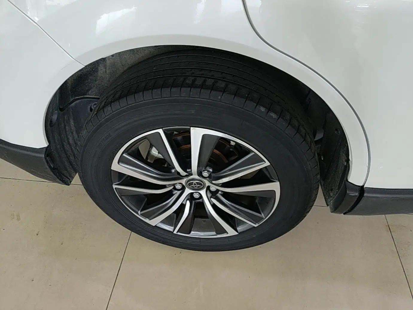 Toyota Harrier 2022 2.0L CVT Two-Wheel Drive Luxury Edition — миниатюра 11