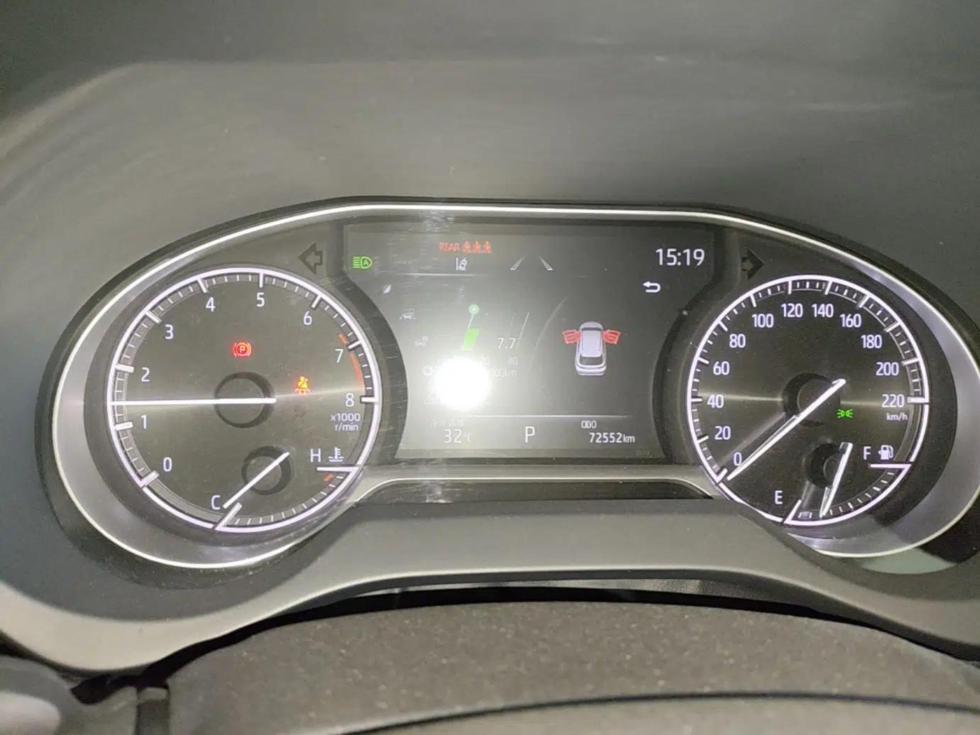 Toyota Harrier 2022 2.0L CVT Two-Wheel Drive Luxury Edition — миниатюра 14