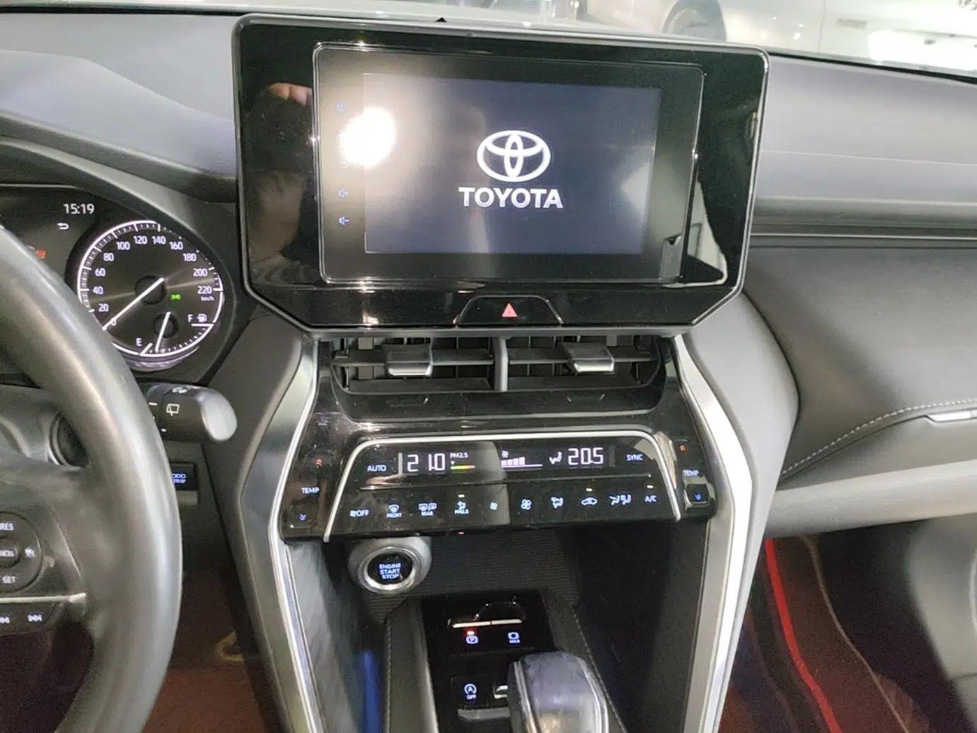 Toyota Harrier 2022 2.0L CVT Two-Wheel Drive Luxury Edition — миниатюра 15