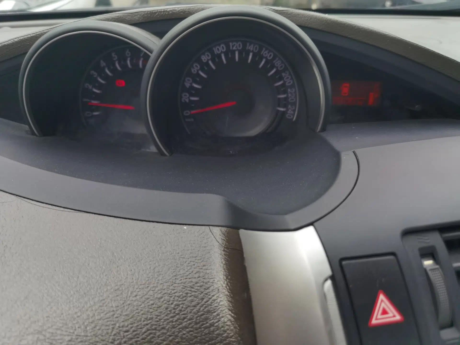 Toyota Verso 2011 180G CVT Luxury Multi-Function Version — миниатюра 11