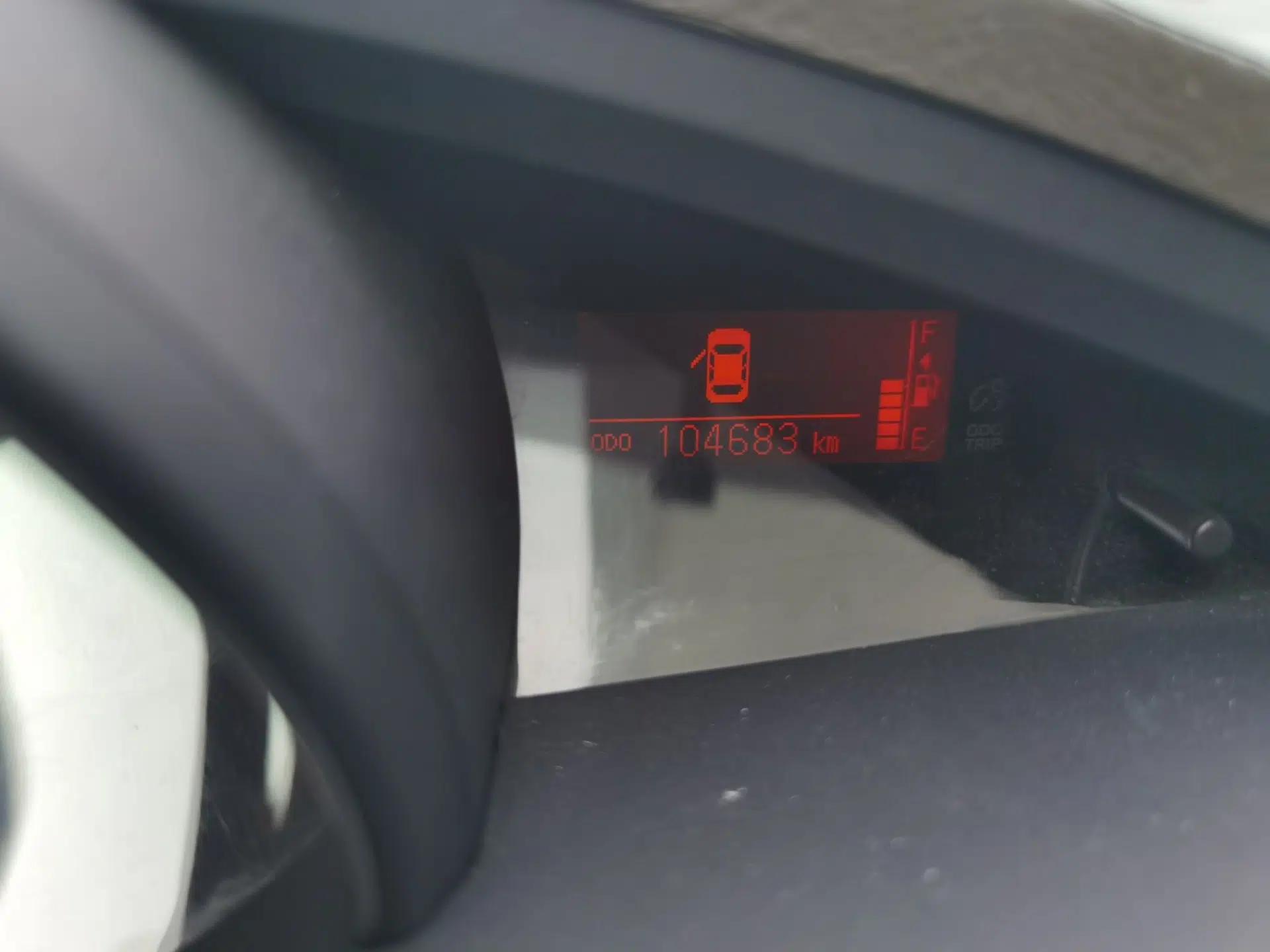Toyota Verso 2011 180G CVT Luxury Multi-Function Version — миниатюра 12