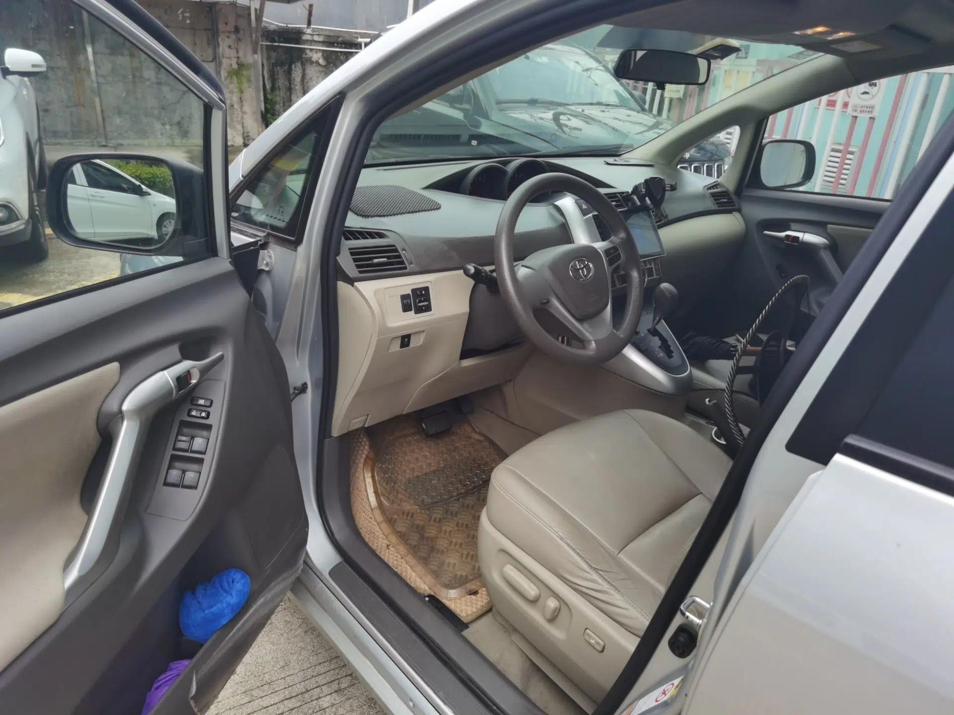 Toyota Verso 2011 180G CVT Luxury Multi-Function Version — миниатюра 16