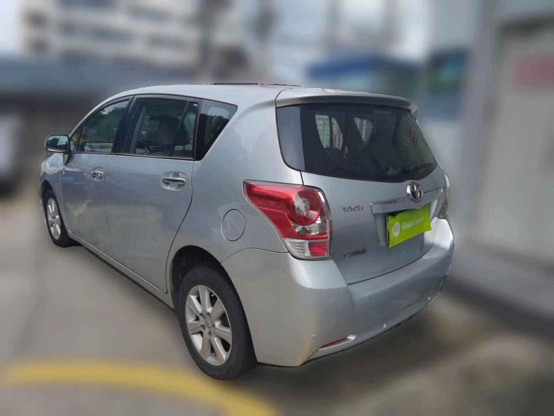 Toyota Verso 2011 180G CVT Luxury Multi-Function Version — миниатюра 4
