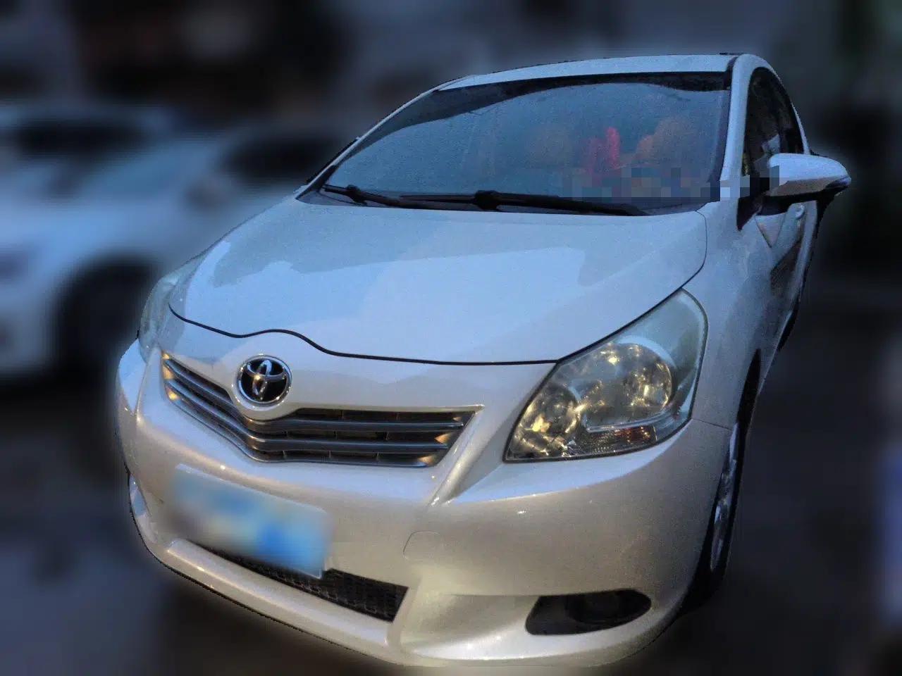 Toyota Verso 2014 Starlight 180E CVT Elite Edition — миниатюра 1