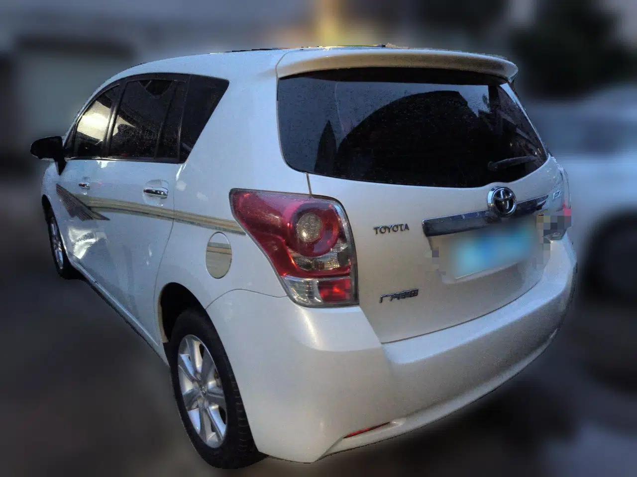 Toyota Verso 2014 Starlight 180E CVT Elite Edition — миниатюра 4