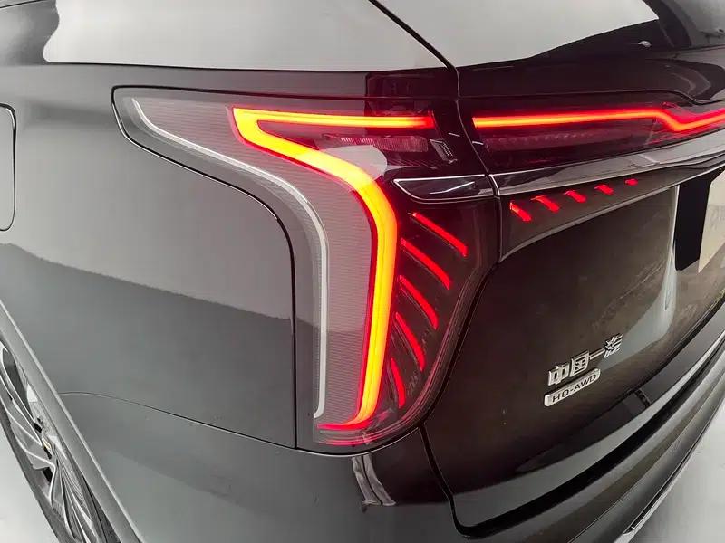 Hongqi HS7 PHEV 2024 2.0T AWD Flagship Edition 6-seater — миниатюра 13