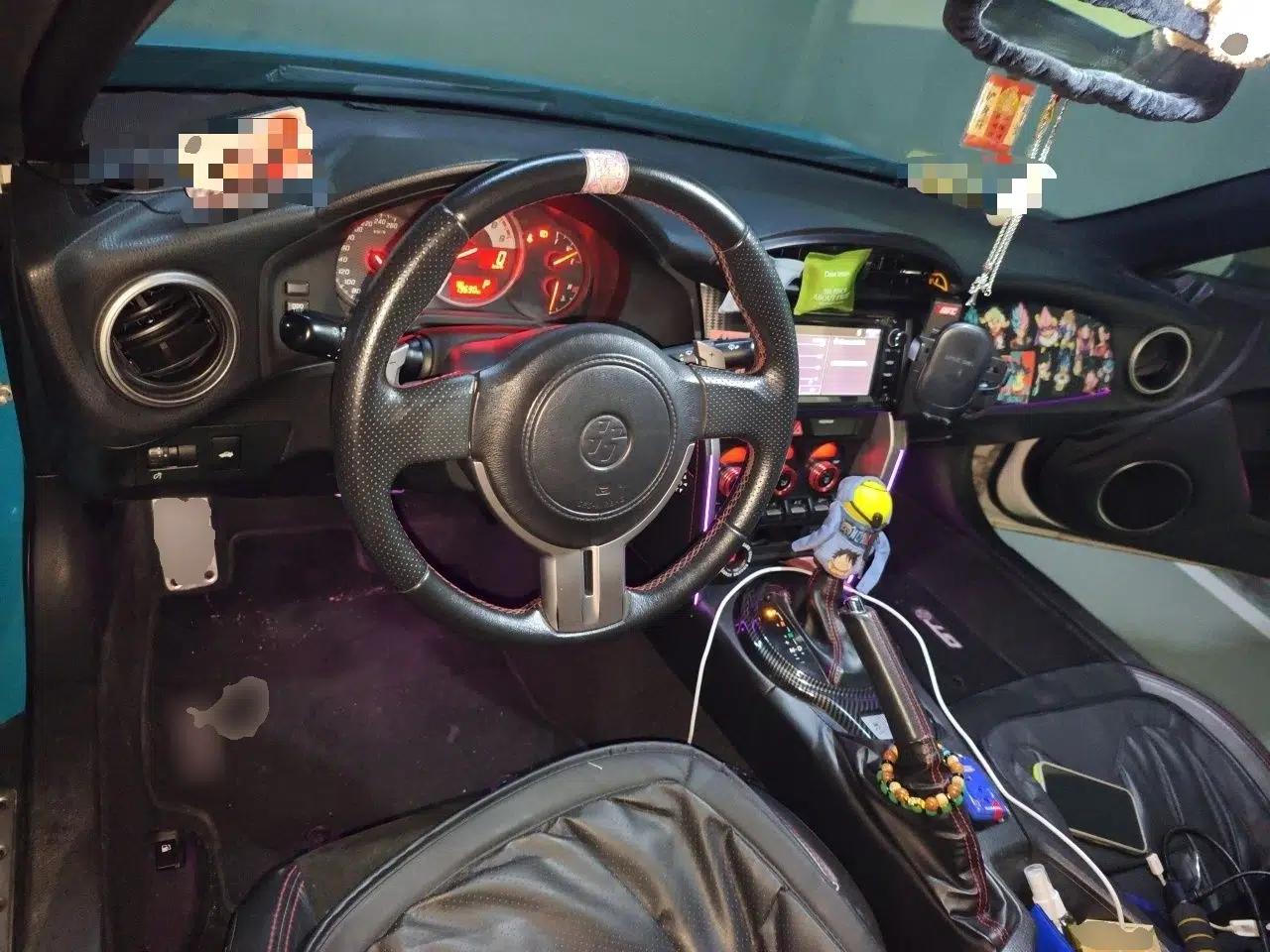 Toyota 86 2013 2.0L Automatic Luxury Version — миниатюра 9