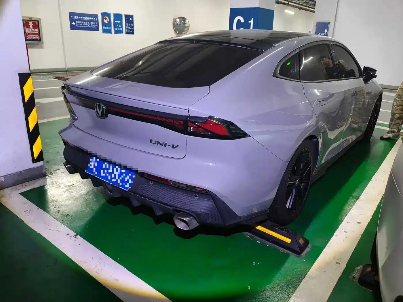 Changan UNI-V 2023 1.5T Premium Edition — миниатюра 2
