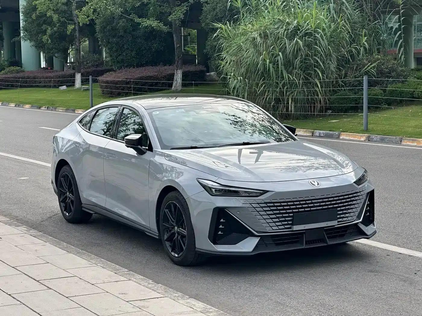 Changan UNI-V 2023 1.5T Premium Edition — миниатюра 5