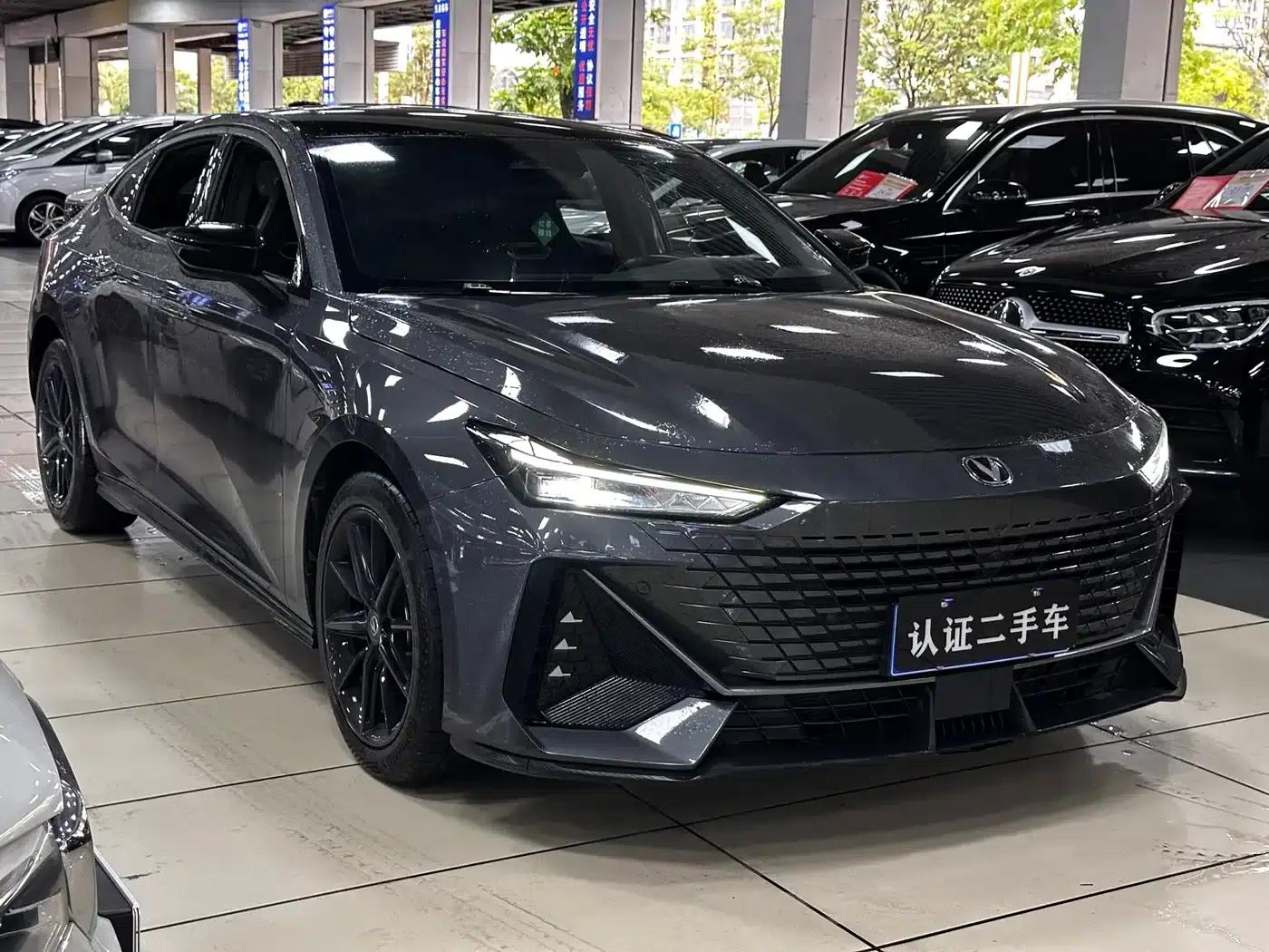 Changan UNI-V 2023 1.5T Premium Edition — миниатюра 3