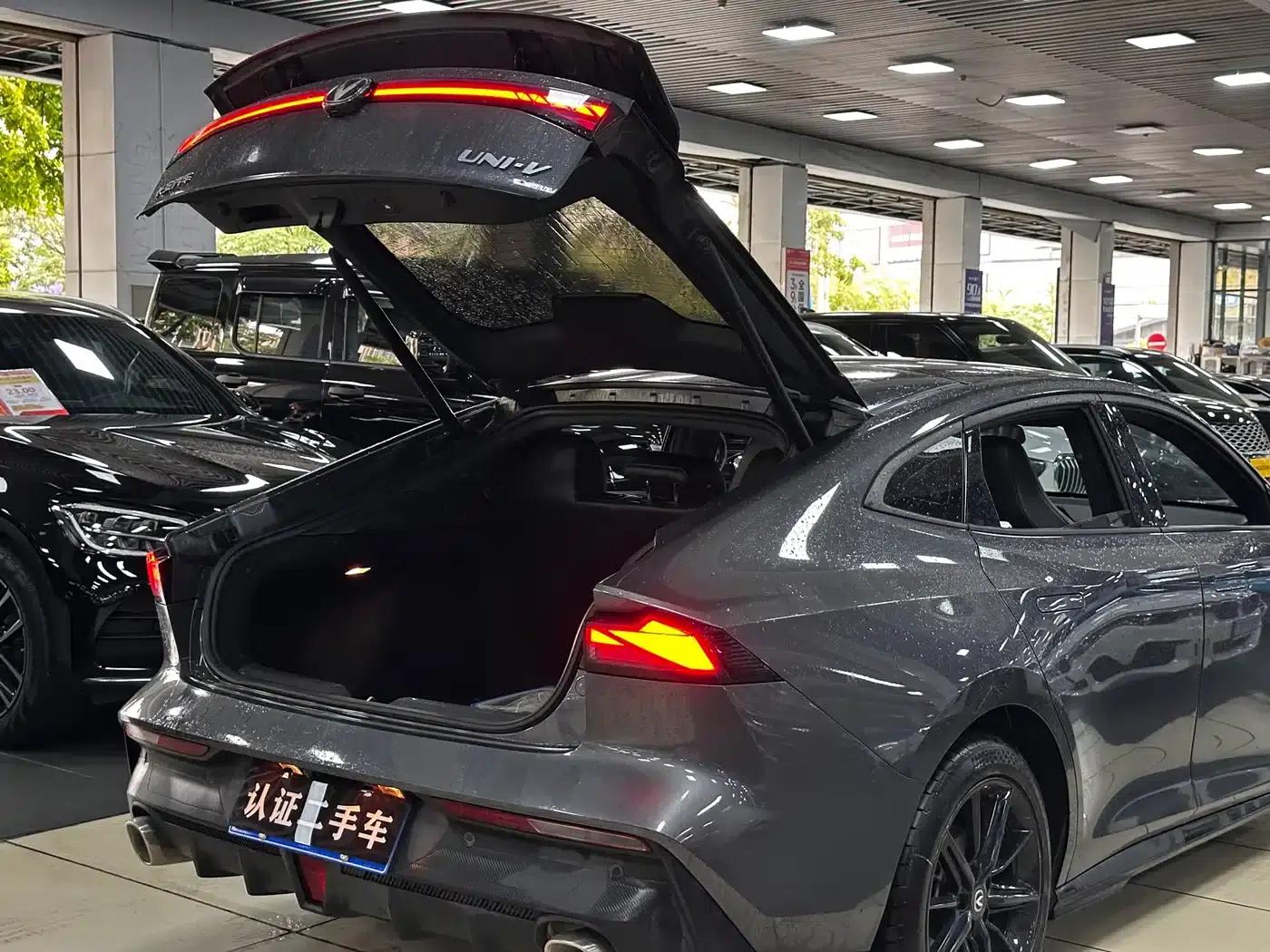 Changan UNI-V 2023 1.5T Premium Edition — миниатюра 7