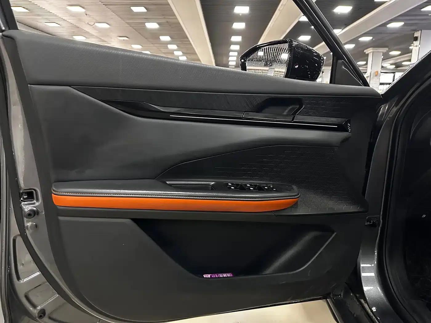 Changan UNI-V 2023 1.5T Premium Edition — миниатюра 9