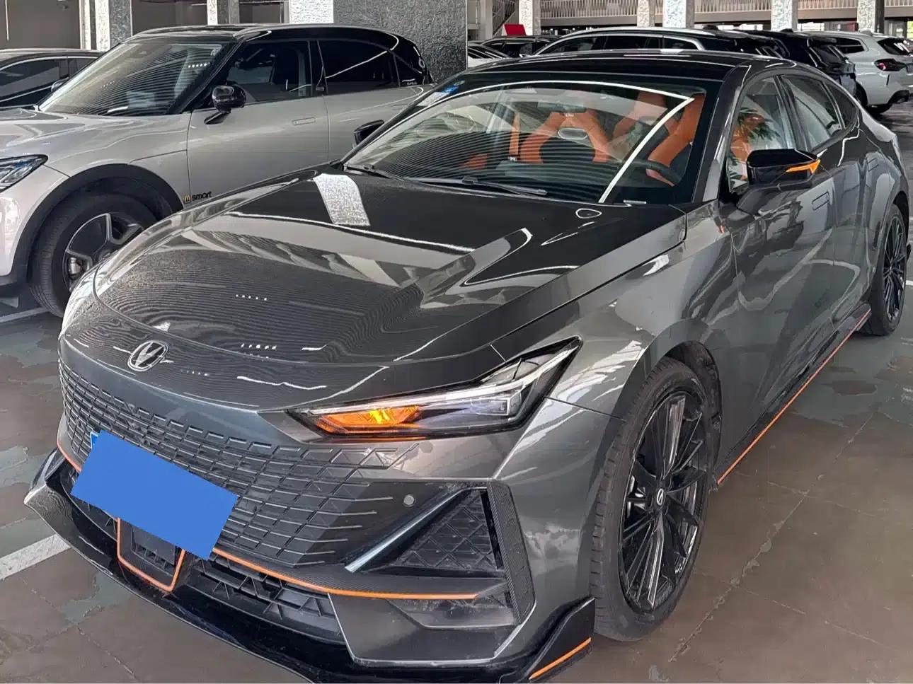 Changan UNI-V 2022 1.5T Smart Navigation Edition — миниатюра 1