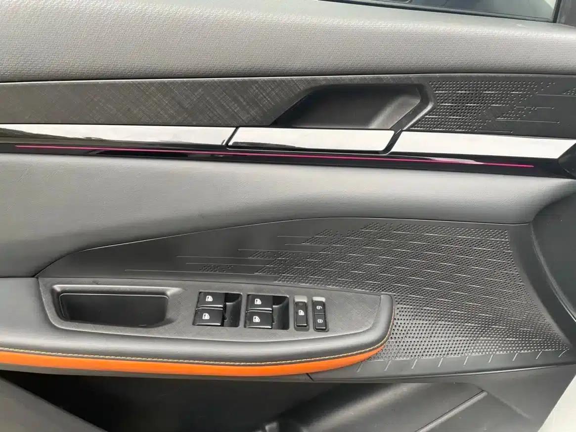 Changan UNI-V 2022 1.5T Premium Edition — миниатюра 14