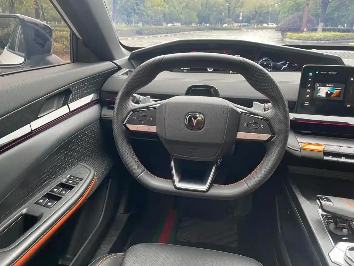Changan UNI-V 2022 1.5T Premium Edition — миниатюра 16