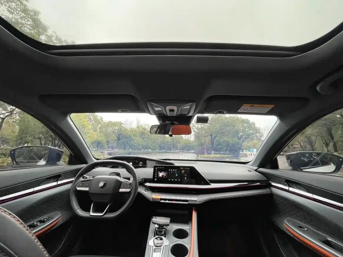Changan UNI-V 2022 1.5T Premium Edition — миниатюра 9