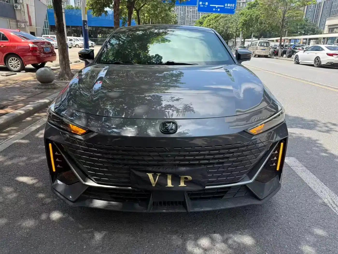 Changan UNI-V 2023 1.5T Premium Edition — миниатюра 2