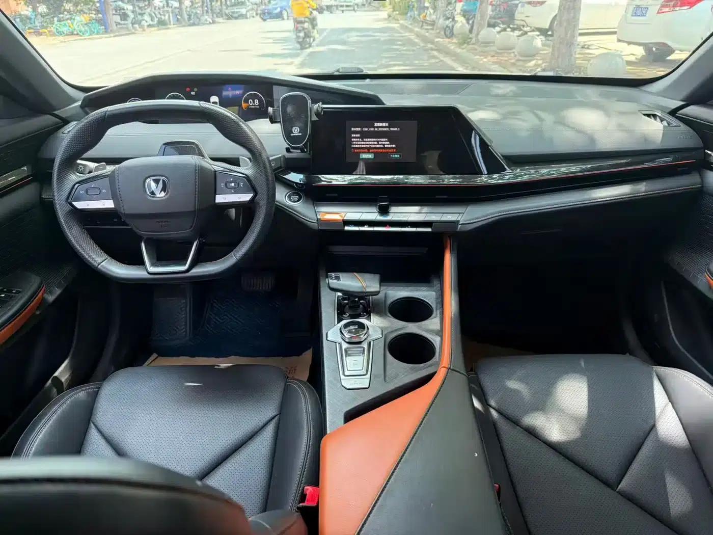 Changan UNI-V 2023 1.5T Premium Edition — миниатюра 6