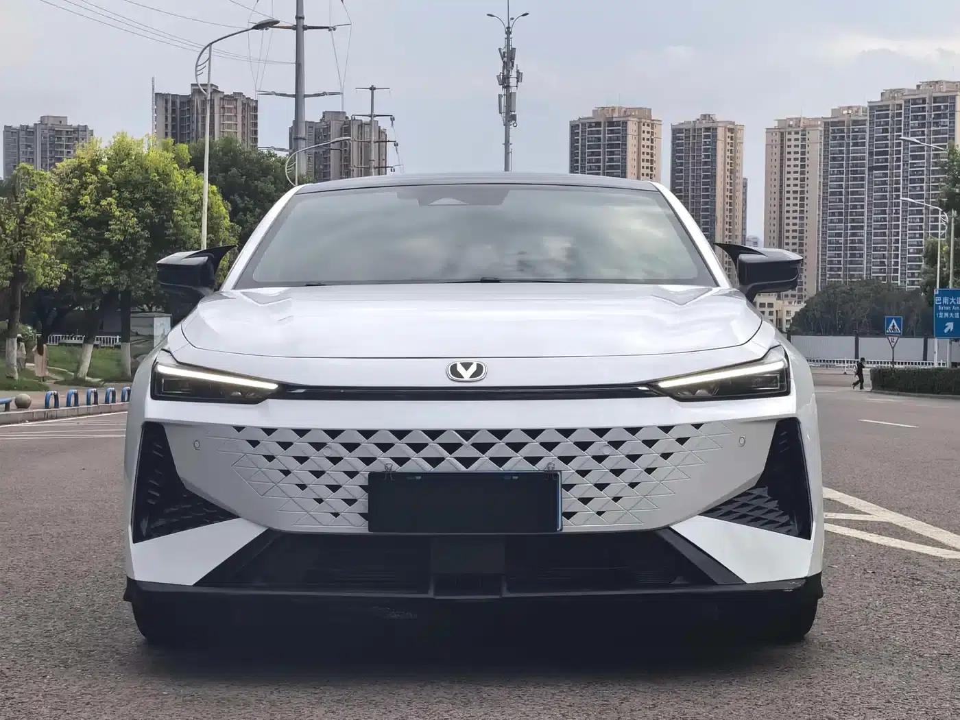 Changan UNI-V 2024 1.5T Premium Edition — миниатюра 2