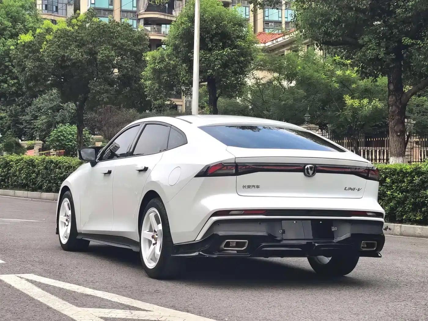 Changan UNI-V 2024 1.5T Premium Edition — миниатюра 13