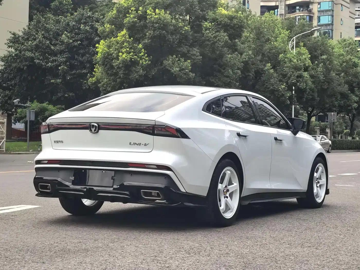 Changan UNI-V 2024 1.5T Premium Edition — миниатюра 14