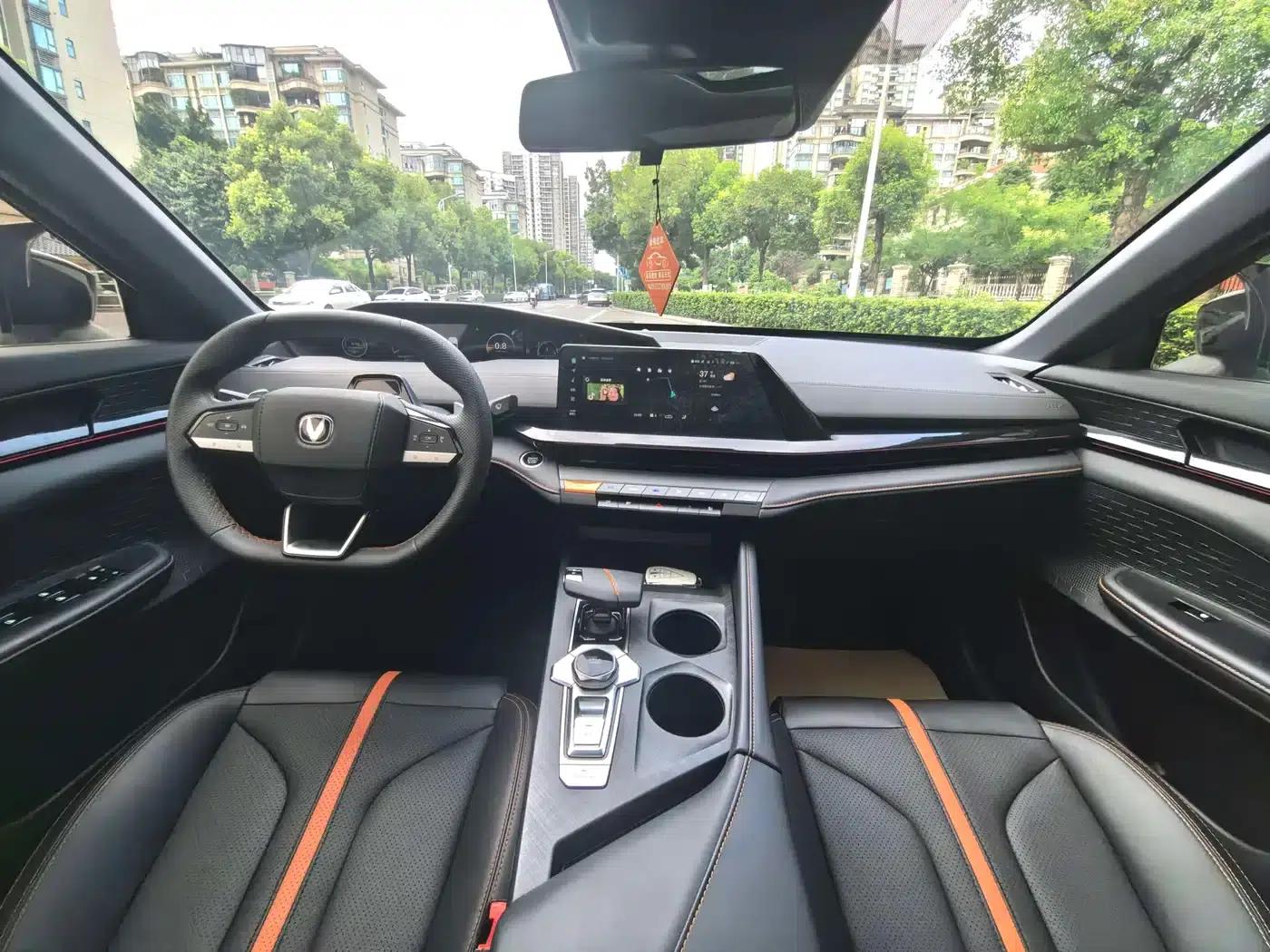 Changan UNI-V 2024 1.5T Premium Edition — миниатюра 5