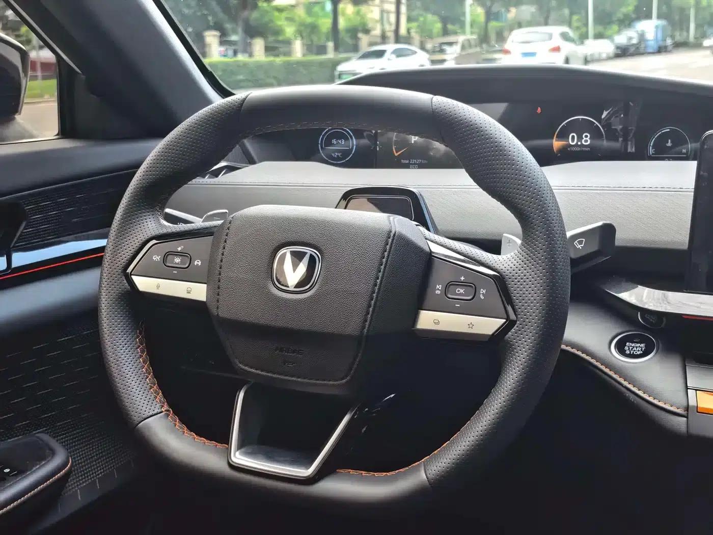 Changan UNI-V 2024 1.5T Premium Edition — миниатюра 7