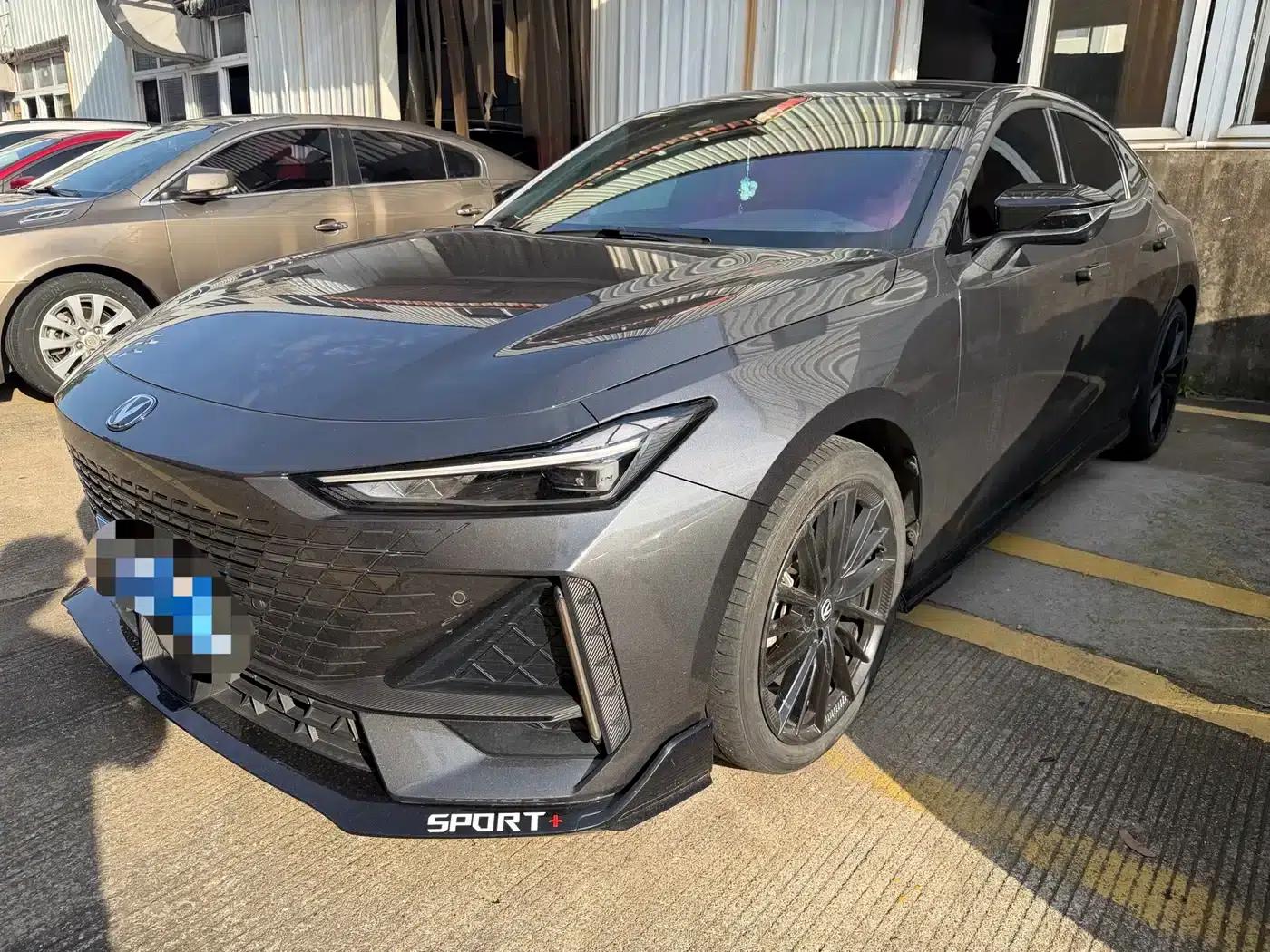 Changan UNI-V 2024 1.5T Premium Edition — миниатюра 1