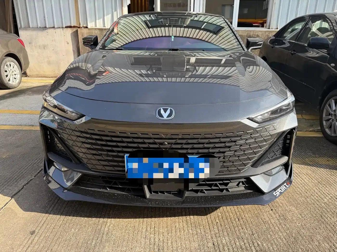 Changan UNI-V 2024 1.5T Premium Edition — миниатюра 2