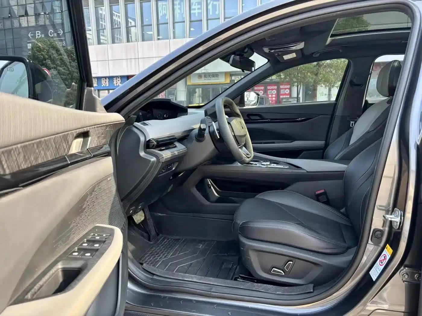 Changan UNI-V 2022 1.5T Premium Edition — миниатюра 4