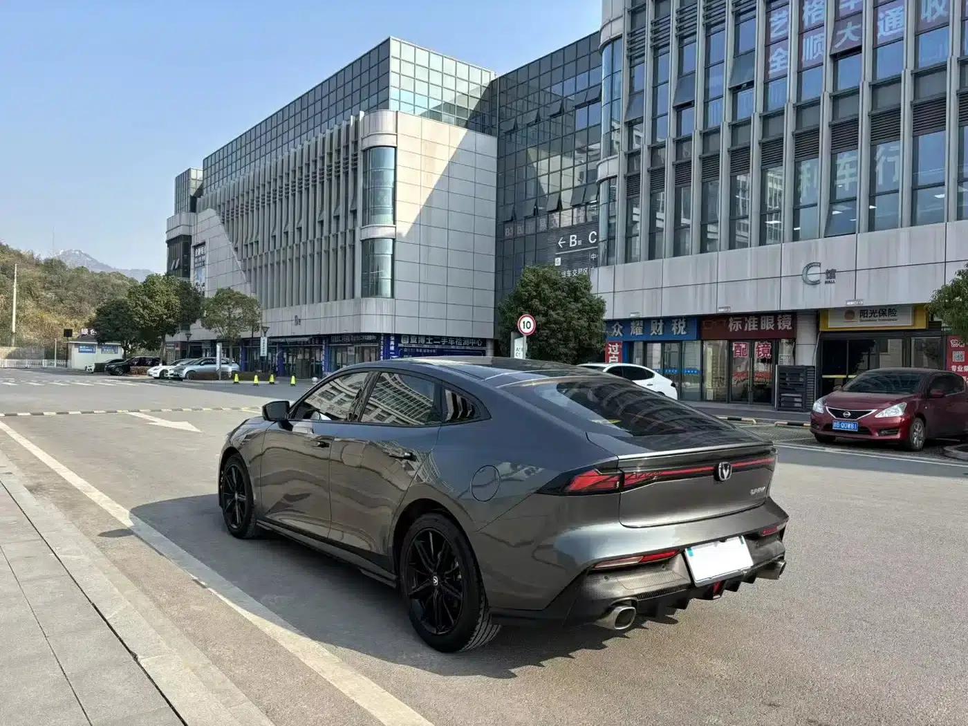 Changan UNI-V 2022 1.5T Premium Edition — миниатюра 7