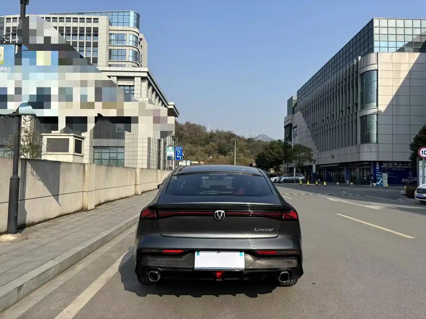 Changan UNI-V 2022 1.5T Premium Edition — миниатюра 8