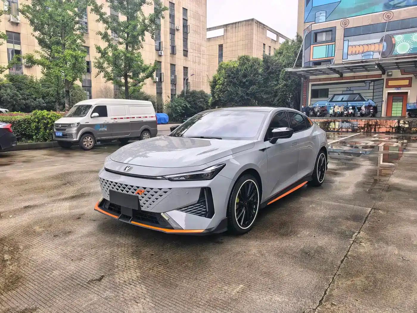 Changan UNI-V 2024 1.5T Premium Sport — миниатюра 1