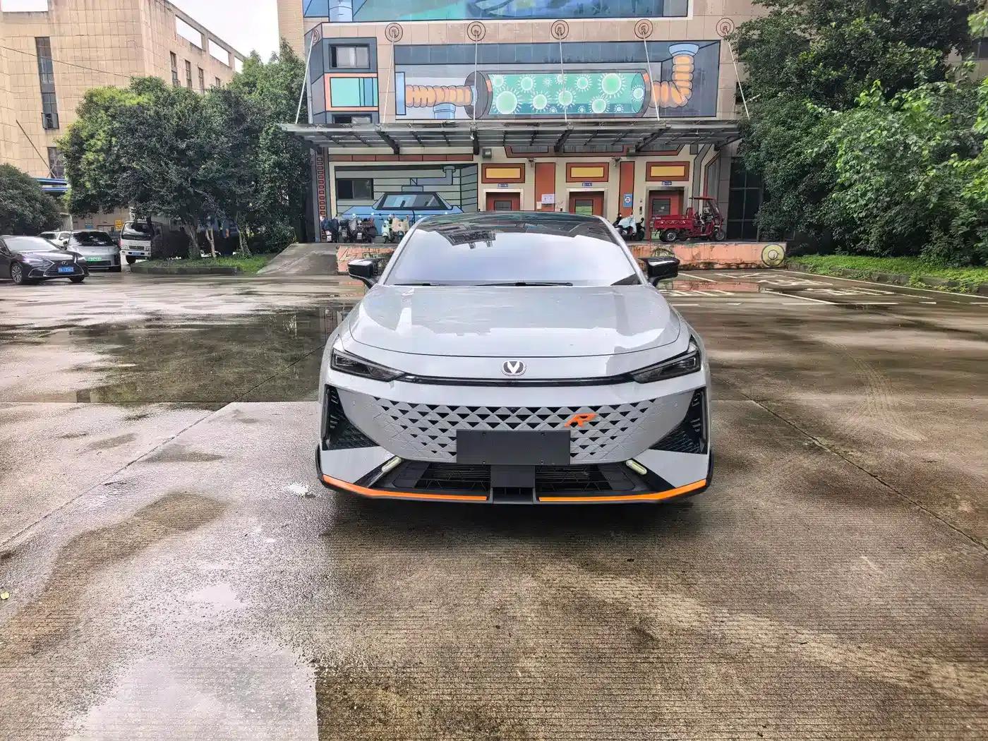 Changan UNI-V 2024 1.5T Premium Sport — миниатюра 2