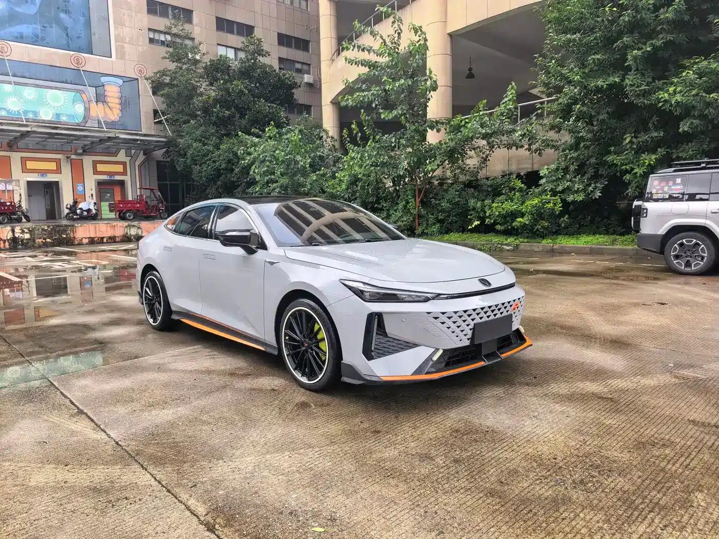 Changan UNI-V 2024 1.5T Premium Sport — миниатюра 3