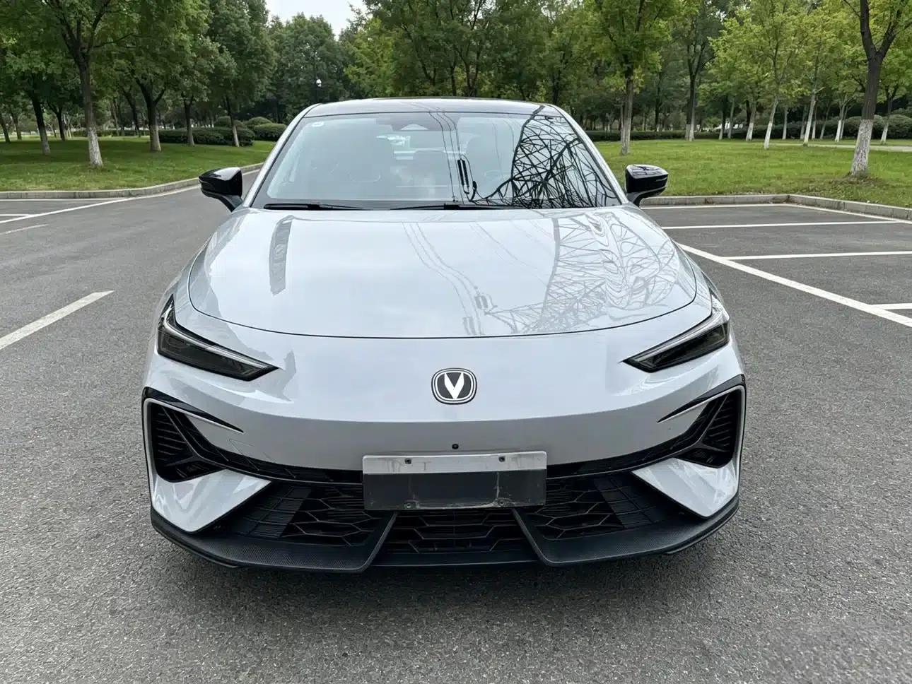 Changan UNI-V 2025 1.5T 500Bar Premium Edition — миниатюра 2