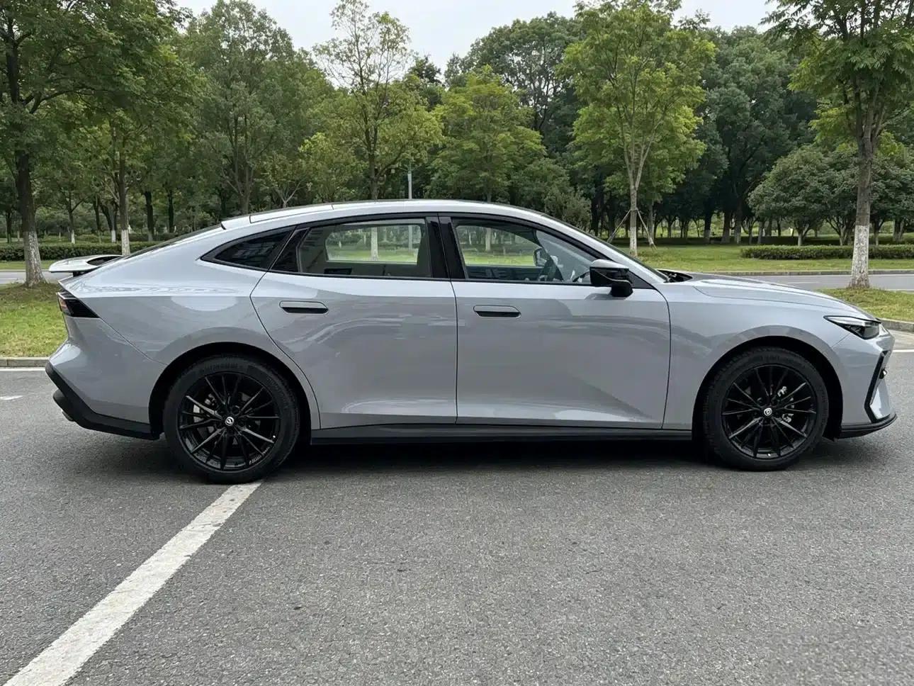Changan UNI-V 2025 1.5T 500Bar Premium Edition — миниатюра 5
