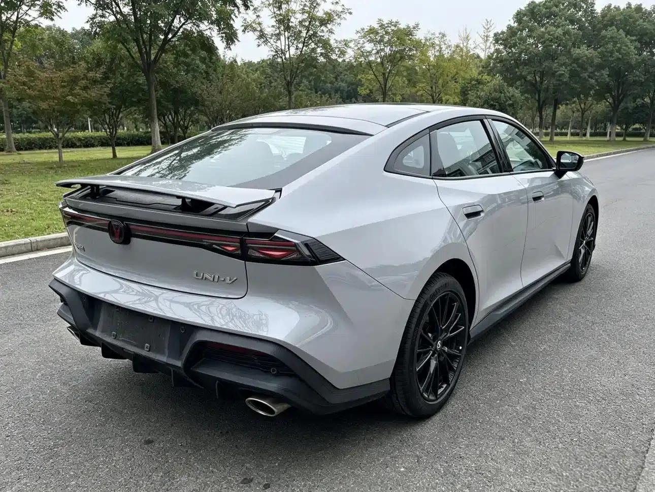 Changan UNI-V 2025 1.5T 500Bar Premium Edition — миниатюра 8