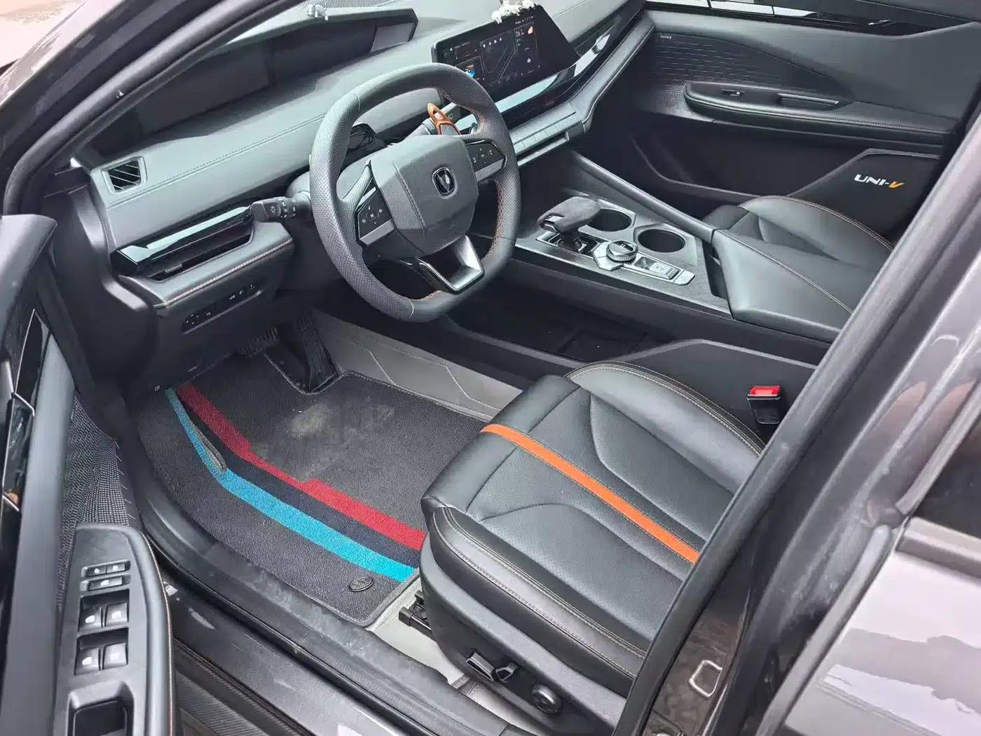 Changan UNI-V 2024 1.5T Smart Navigation Edition — миниатюра 4