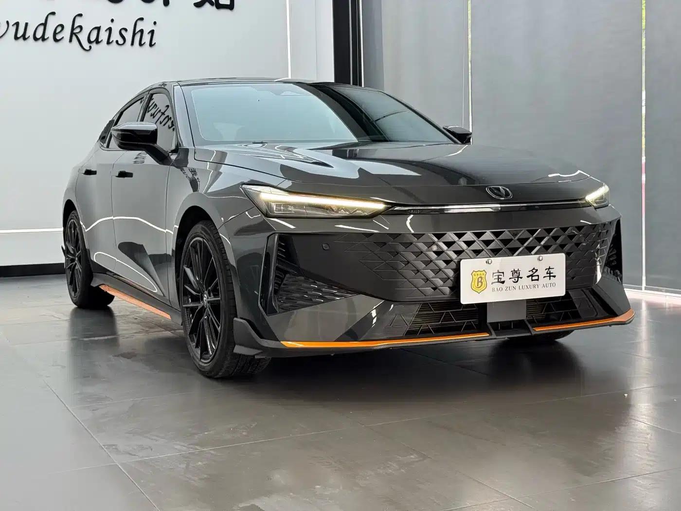 Changan UNI-V 2024 1.5T Premium Sport — миниатюра 3