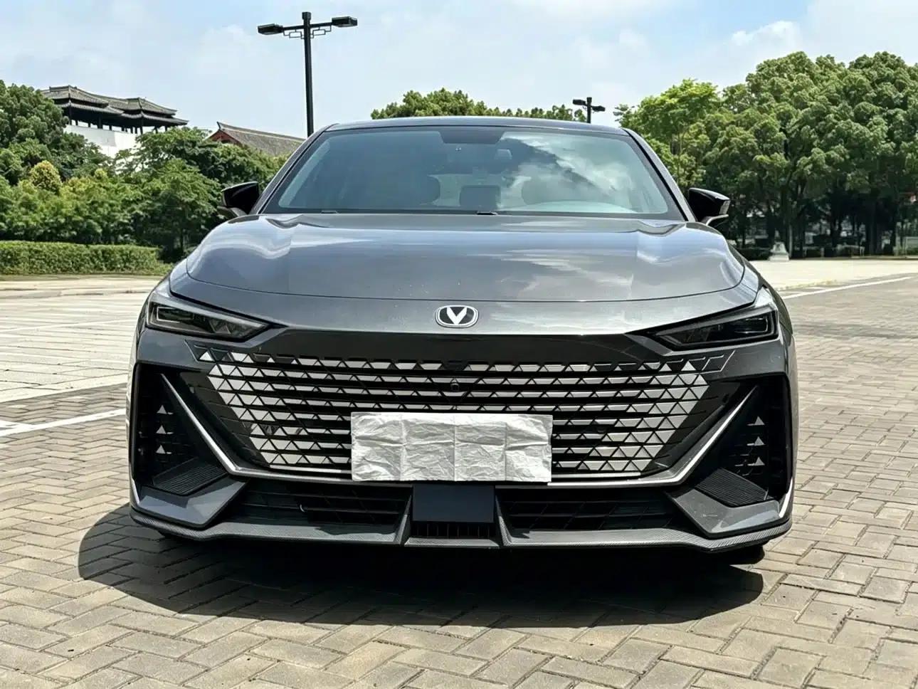 Changan UNI-V 2022 1.5T Premium Edition — миниатюра 2