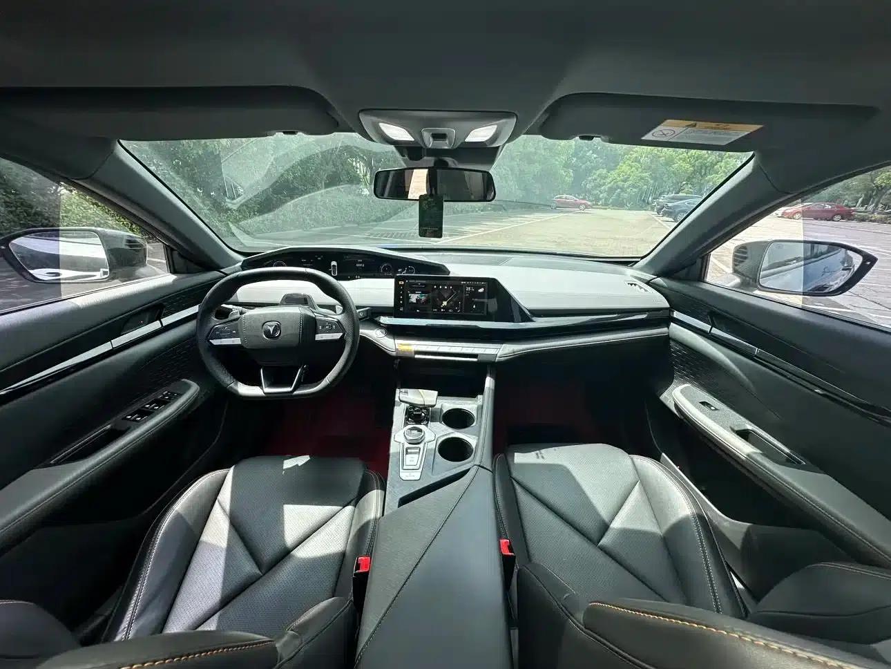 Changan UNI-V 2022 1.5T Premium Edition — миниатюра 8