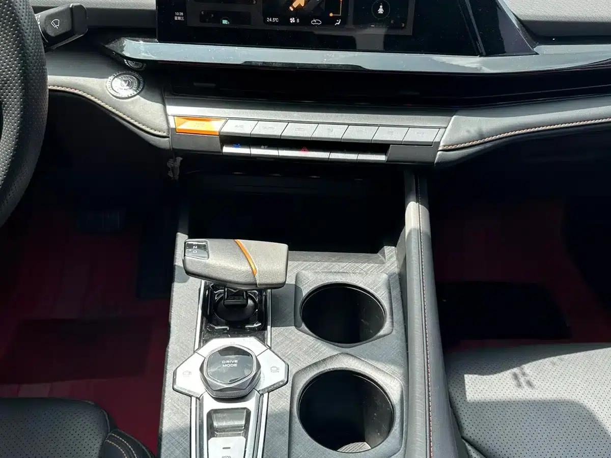 Changan UNI-V 2022 1.5T Premium Edition — миниатюра 10