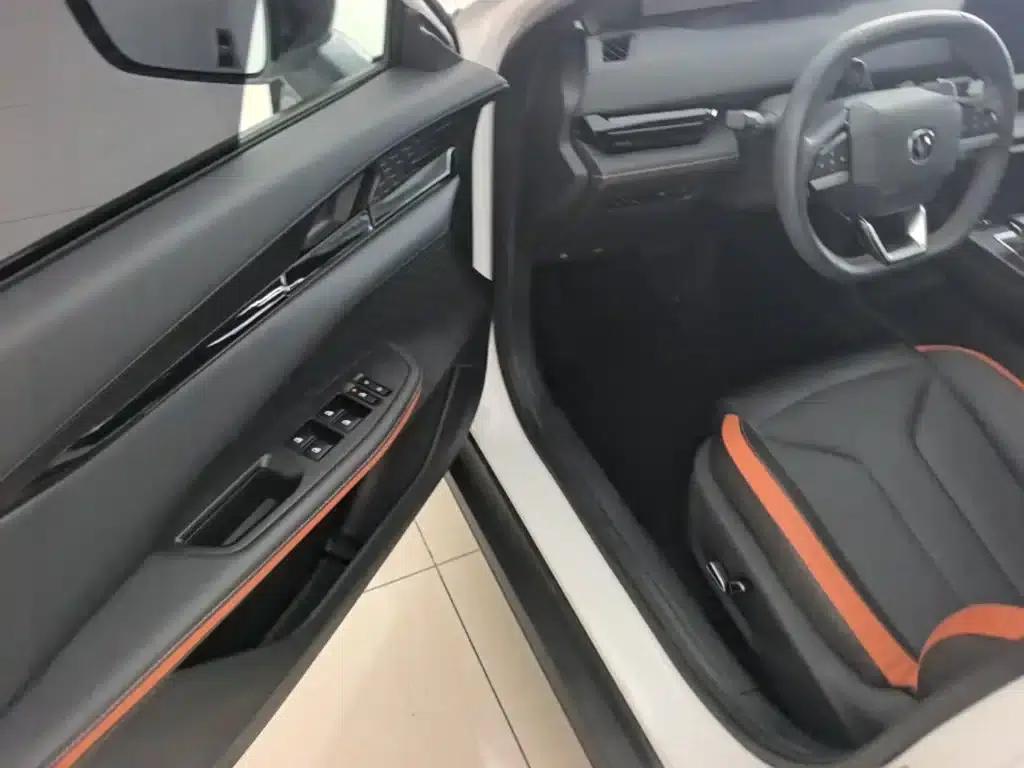 Changan UNI-V 2023 1.5T Premium Edition — миниатюра 16